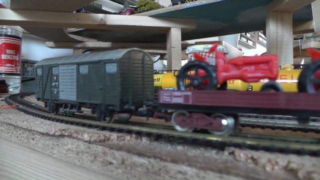 HO dcc Roco BR 52 440-1 w/ Lima and Jouef cars which will be partially sold смотреть онлайн
