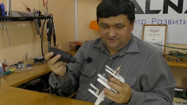 Модель самолета Junkers Ju-87A2 Stuka 1100 / Часть 1 / ALNADO смотреть онлайн