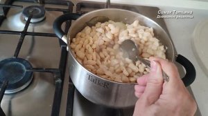 Пюре из фасоли с чесноком и жареным луком. Очень сытное вкусное постное блюдо.