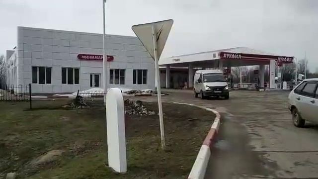 В Саратове неизвестные открыли стрельбу. Есть пострадавшие смотреть онлайн