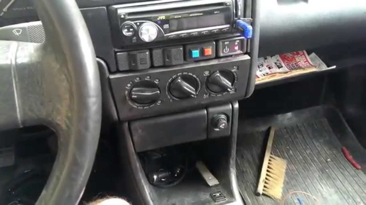 Кнопка START-STOP Engine в машине