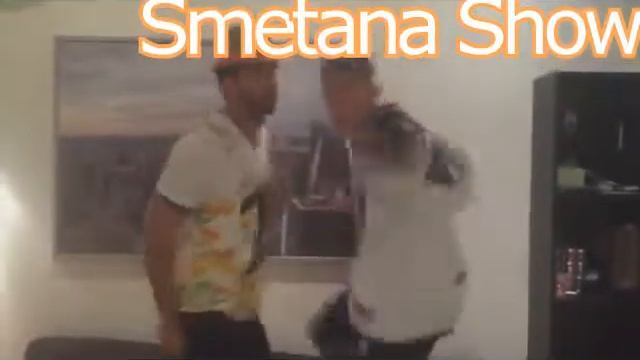 Крутые моменты и г0лые девушки из Дневника Хача смотреть онлайн