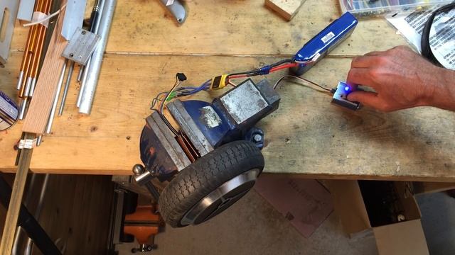 Driving hoverboard wheel-motor with RC model ESC смотреть онлайн