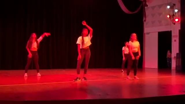 All That Sass Performance смотреть онлайн