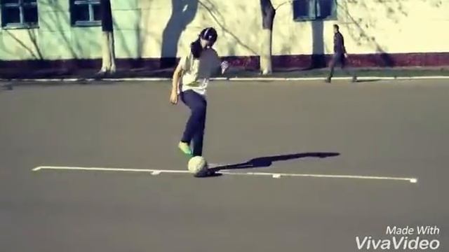 Футбол . Финты , удары . Яна Новошинская . 14 лет . Г. Минск . ФК " Славянка " смотреть онлайн