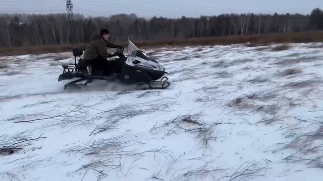 Губернатор Усс с ветерком прокатился на снегоходе смотреть онлайн