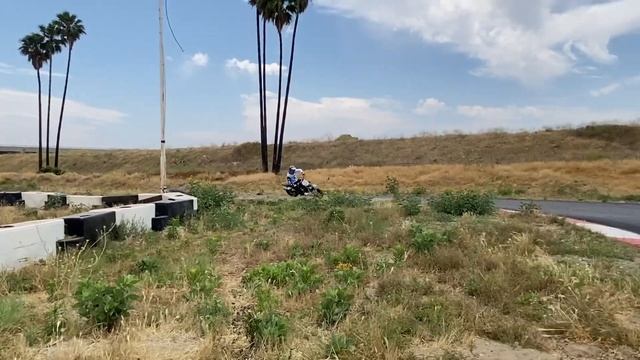 How Slow is the DRZ400sm? DRZ400sm vs YZ450sm comparo! смотреть онлайн