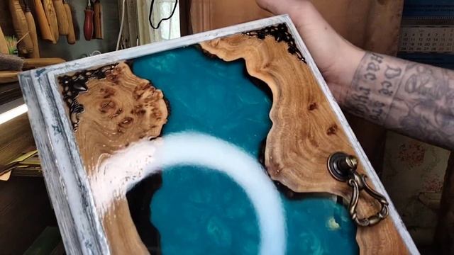 обзор на резные шкатулки и ключницу,ручной работы. резьба по дереву. эпоксидная смола. выжигание. смотреть онлайн
