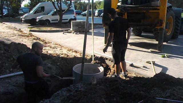 ⚠Нарушаем ТБ⛔монтаж колодца экскаватором ?JCB 4CX - Спецтехника39 смотреть онлайн