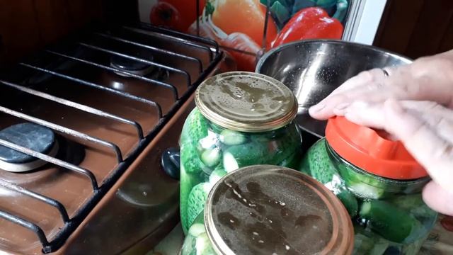 КОНСЕРВИРУЮ ОГУРЦЫ / КАК ПРИГОТОВИТЬ ВКУСНЫЕ МАРИНОВАННЫЕ ОГУРЦЫ НА ЗИМУ смотреть онлайн