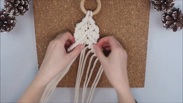 DIY: Macrame Christmas Tree ? Intermediate Macrame Tutorial