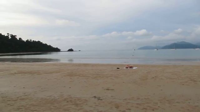 Малайзия, О Лангкави. Отель The Datai Langkawi. Пляж во время отлива смотреть онлайн