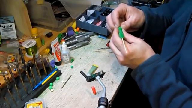 Ларва из ЭВА Продолжаем точить мастерство Larva's bait смотреть онлайн