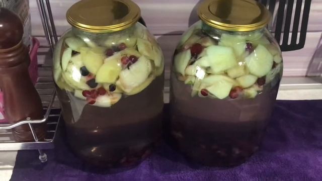 Домашний компот на зиму из яблок и смородины!!! смотреть онлайн