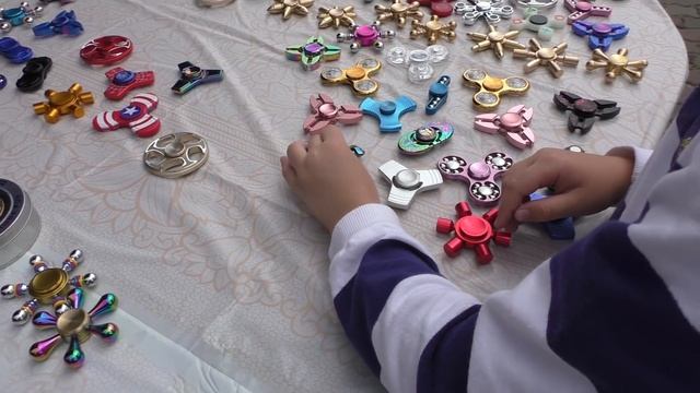 Спиннеры. Очень много разных спиннеров смотреть онлайн