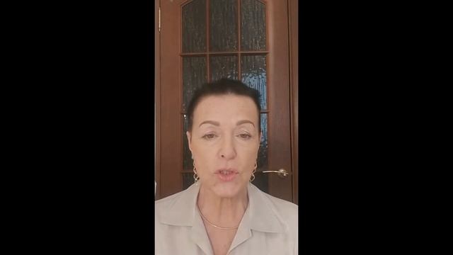 "Мне так хвалили эту тушь. А она не смывается! Ведь это плохо?" смотреть онлайн
