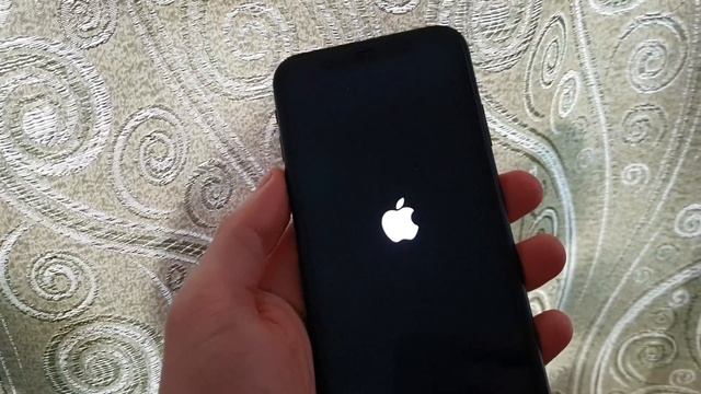 завис АЙФОН XR