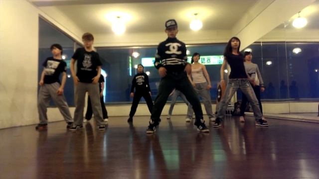 Golden Wei 'Bedroom Bully' Gappy Ranks смотреть онлайн