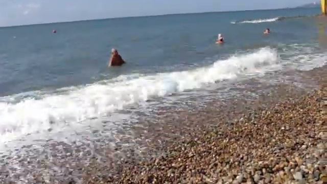 Пляж курортного городка в Адлере. смотреть онлайн
