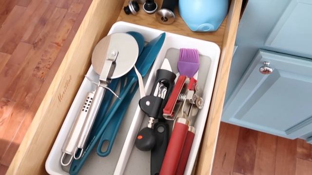 Kitchen Organization Tour | Simple ✨ Functional ✨ Family Friendly Organization + Kitchen Favorites смотреть онлайн