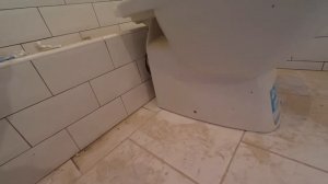 Как установить унитаз с необычным креплением