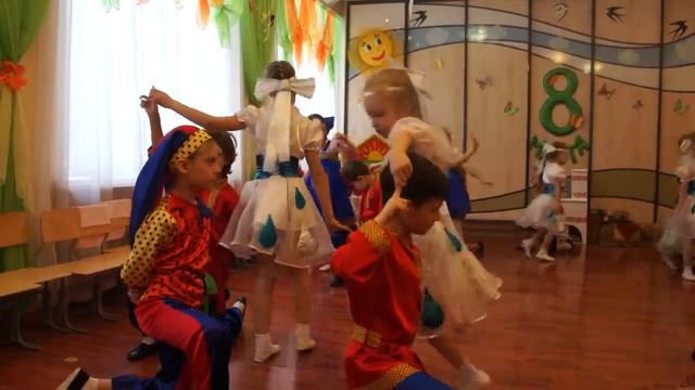 Подготовительная группа Вальс для бабушки смотреть онлайн