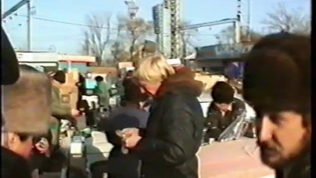 Редкие кадры.1994.31.12. Краснодар. Вишняки. Аппаратура. 700тыс. плеер Akai.? Вишняковский рынок.