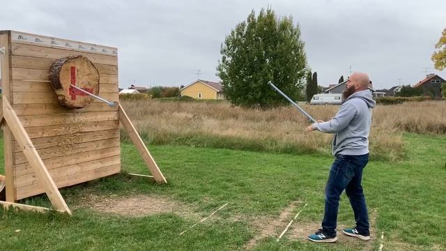 Knife throwing - ALL CAN BE THROWN for fun and SELFDEFENCE - Thunk Junk Before You Throw It Away смотреть онлайн