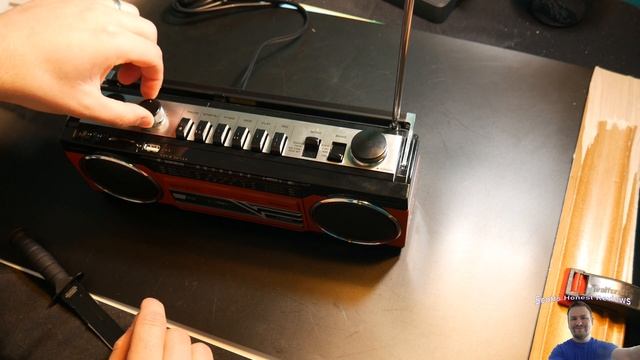 Riptunes Cassette Boombox, Retro Blueooth Boombox, Cassette Player and Recorder, AM-FM-SW-1-SW2 смотреть онлайн