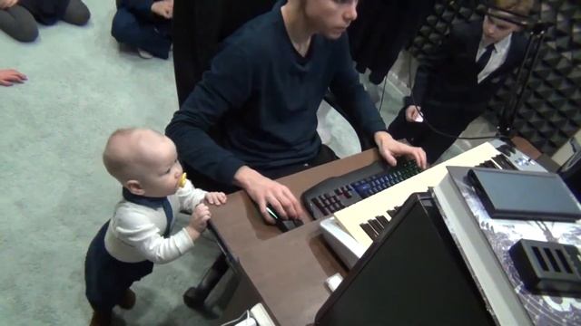 ДЕТСКИЙ ХОР НА СТУДИИ ЗВУКОЗАПИСИ / МАМА - ПЕРВОЕ СЛОВО смотреть онлайн