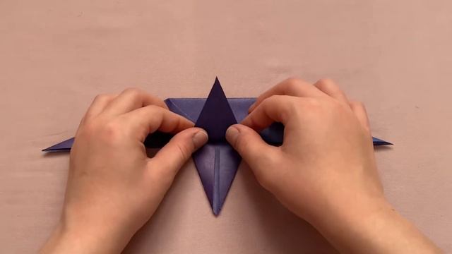 ОРИГАМИ ЛАСТОЧКА | КАК СДЕЛАТЬ ПТИЧКУ ИЗ БУМАГИ? смотреть онлайн