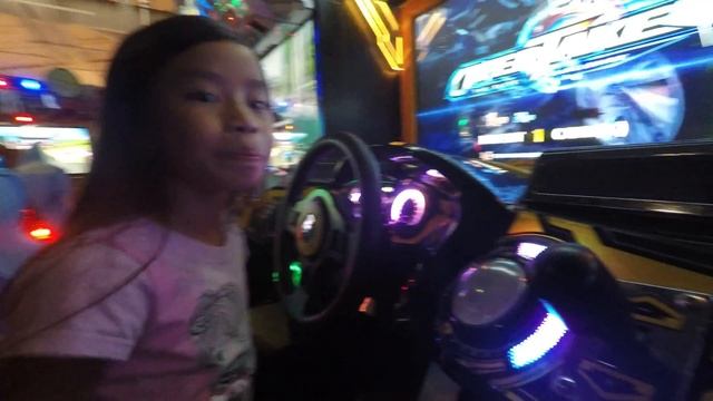 Arcade Racing Game Overtake The Elite Challenge Car Racing Arcade Video Game: Dual Screen レースゲーム смотреть онлайн