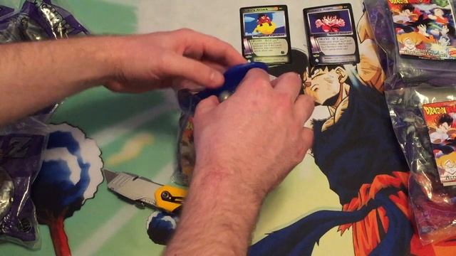 Burger King Kids Meal Dragon Ball Z Toys with Score CCG Cards Unboxing смотреть онлайн