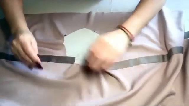 Как обработать вырез горловины в платье смотреть онлайн