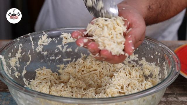 Making Cassava Fritters aka Dominican Chulitos смотреть онлайн