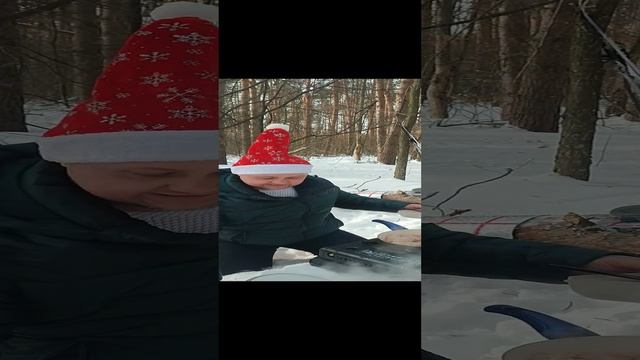 Жарим мясо зимой посреди дикого леса смотреть онлайн