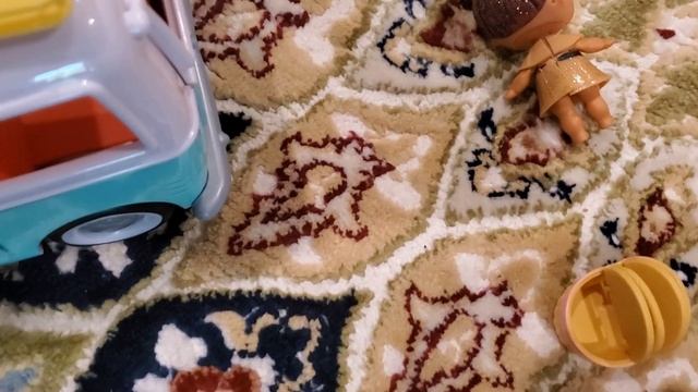 Honey Bee Unboxing and Short trip смотреть онлайн