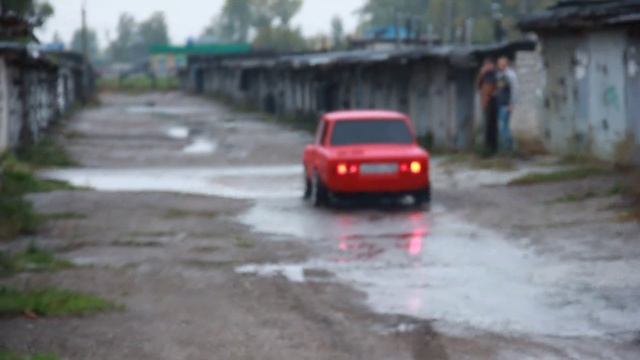 Lightning McQueen в гостях в гараже багги смотреть онлайн
