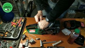 Бензопила "стреляет" при работе.