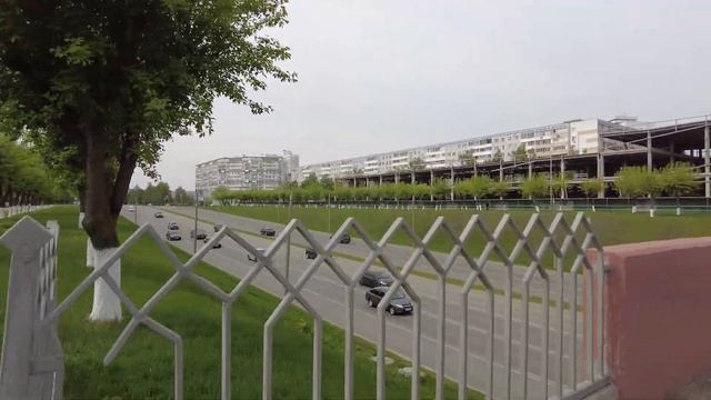 Набережные Челны, Площадь Азатлык (перед Мэрией), Бульвар Энтузиастов. Пешие прогулки с камерой смотреть онлайн