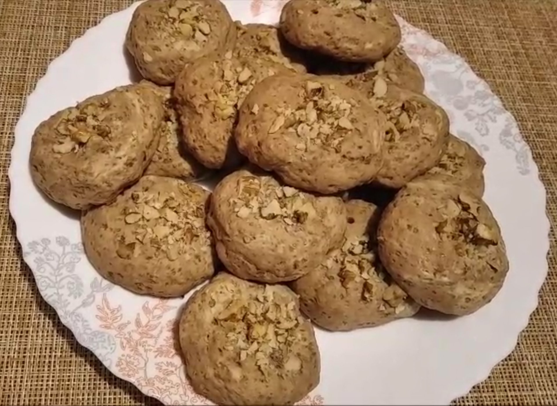 Шоколадное печенье на кефире.mp4 смотреть онлайн