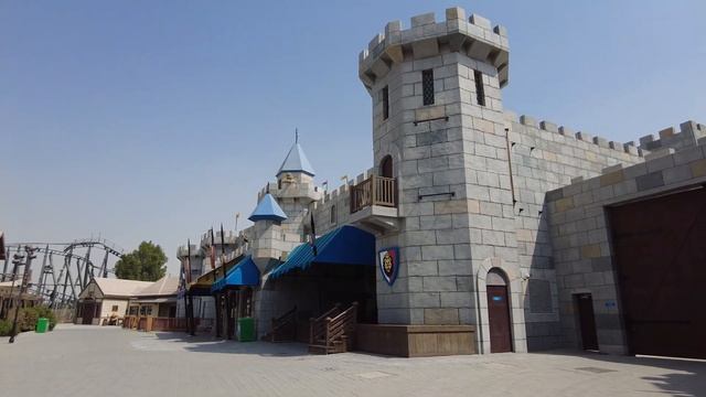 Inside LEGOLAND Dubai Theme Park 2022 | Full Walking Tour смотреть онлайн