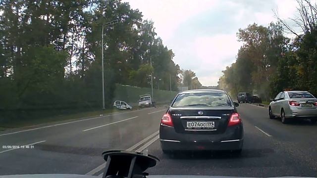 Дед вылетел на встречку и разбил 4 машины смотреть онлайн