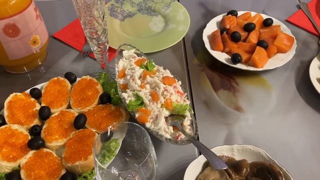 Подготовка к Новому году // Новогодняя ночь // Салюты, Танцы смотреть онлайн