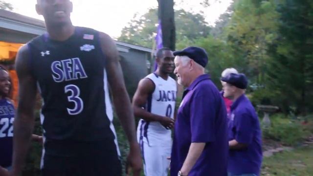 SFA Basketball | 2017 Season Ticket Delivery смотреть онлайн