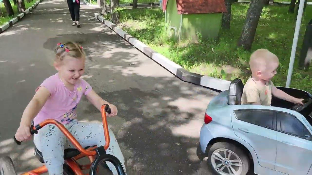 Даманский остров, карусели, Ярославль. 15 06 2024. смотреть онлайн