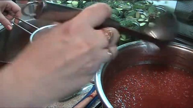 Огурцы в томате , полюбившийся рецепт в моей семье . смотреть онлайн