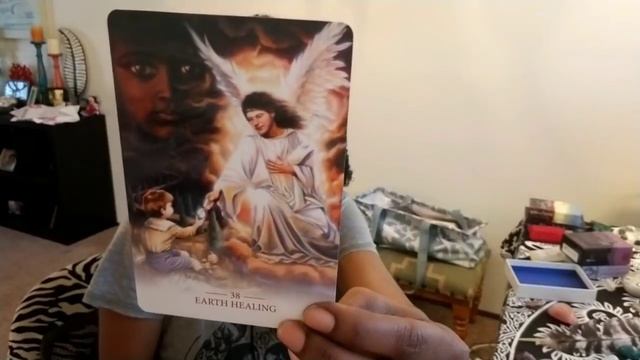 March Favorites | Tarot, Oracle Decks, a Book & Crystals смотреть онлайн