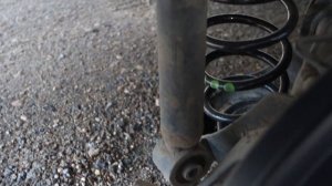 VW Polo sedan, сломалась задняя пружина от Golf4 за 4 года, замена пружин / 1150 рублей