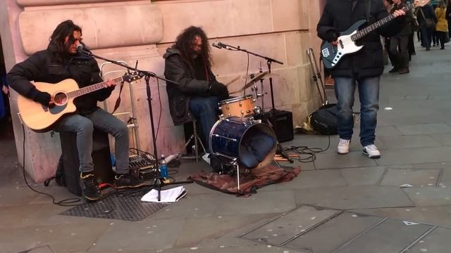 The Police, Message in a Bottle - busking in the streets of London, UK смотреть онлайн